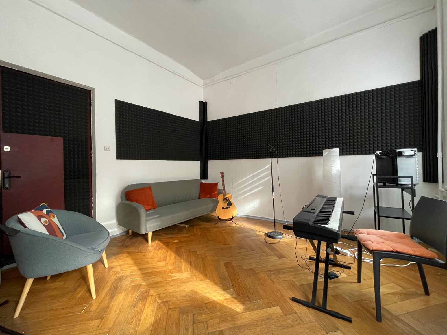 Оренда кабінету для уроків вокалу